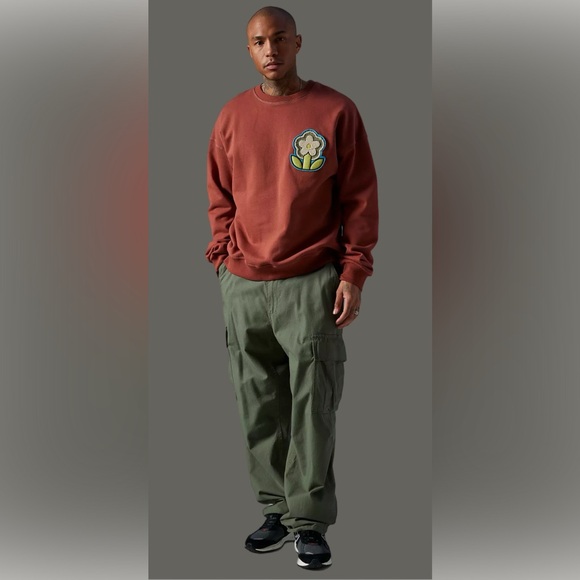 Damson Madder Flower Applique Crew Neck UNISEX Sweatshirt size medium by UO. NWT - Picture 2 of 14